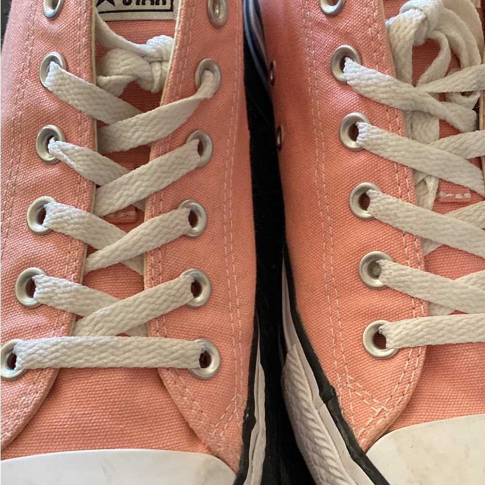 Women’s converse size 10